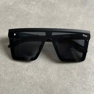Quay hindsight sunglasses